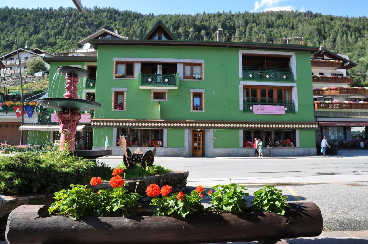 Hotel Torena Aprica Bagian luar foto