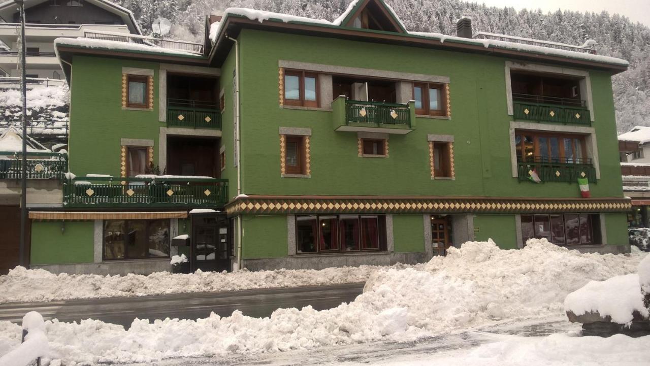 Hotel Torena Aprica Bagian luar foto